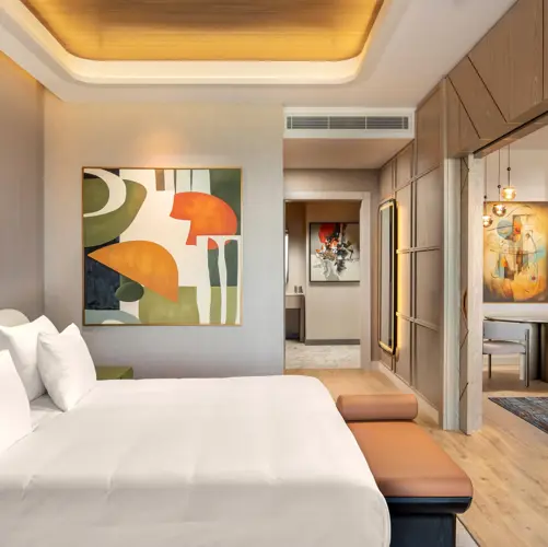 EXECUTIVE SUITE (SEA VIEW)2