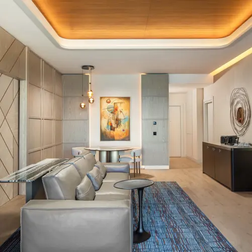 EXECUTIVE SUITE (SEA VIEW)3