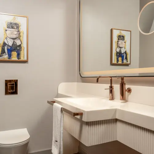 SIGNATURE SUITE (1 BEDROOM)8