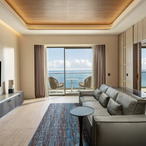 EXECUTIVE SUITE (SEA VIEW)9
