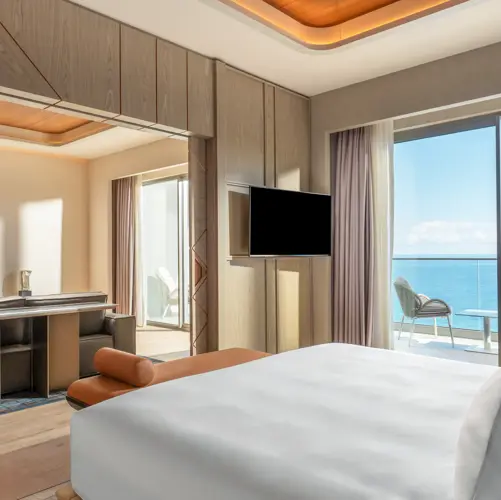 EXECUTIVE SUITE (SEA VIEW)6
