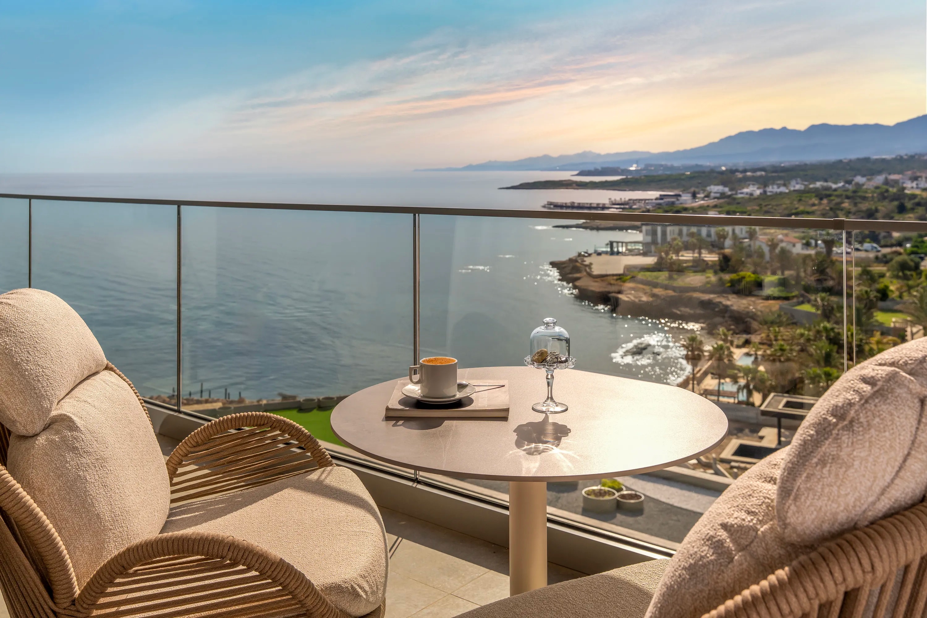 EXECUTIVE SUITE (LAND & SEA VIEW)3