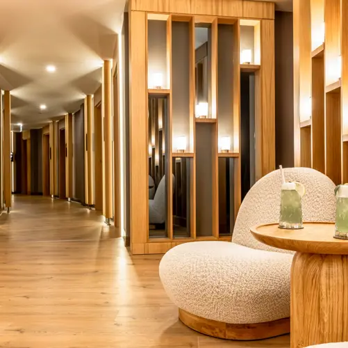 H RELAXATION LOUNGE 3