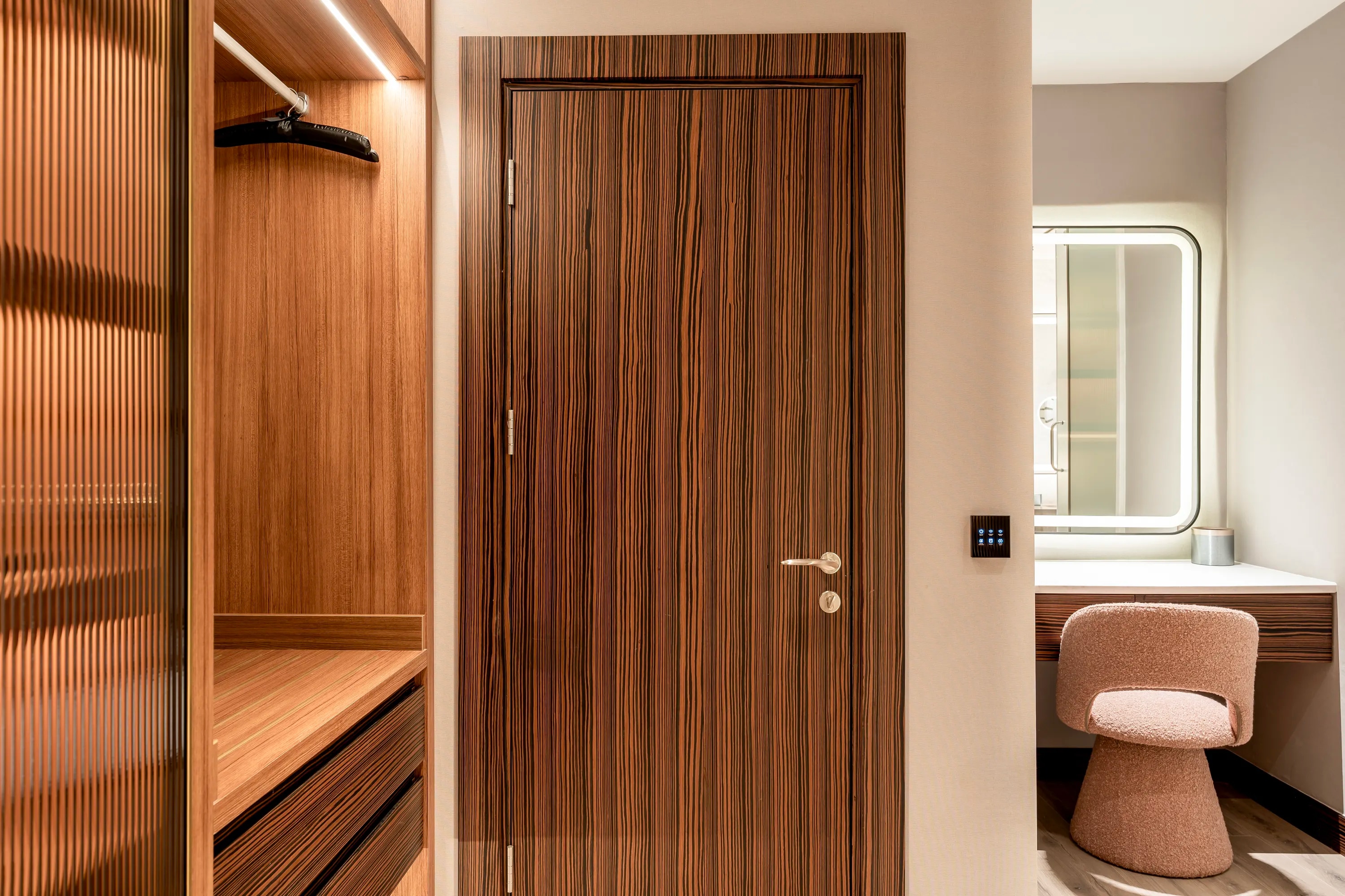 SIGNATURE SUITE (2 BEDROOM)10