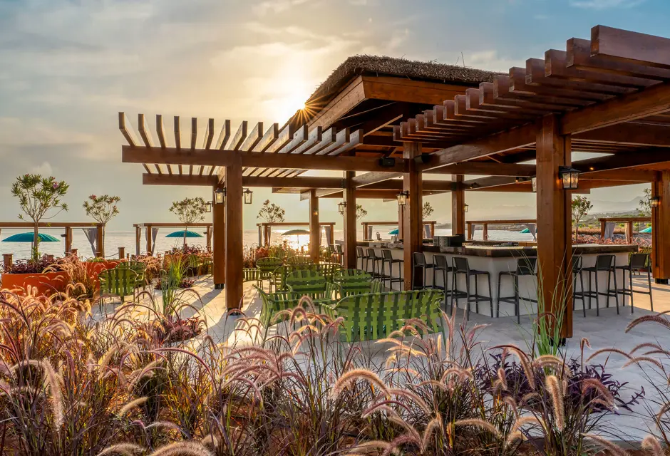 WEST BEACH BAR2