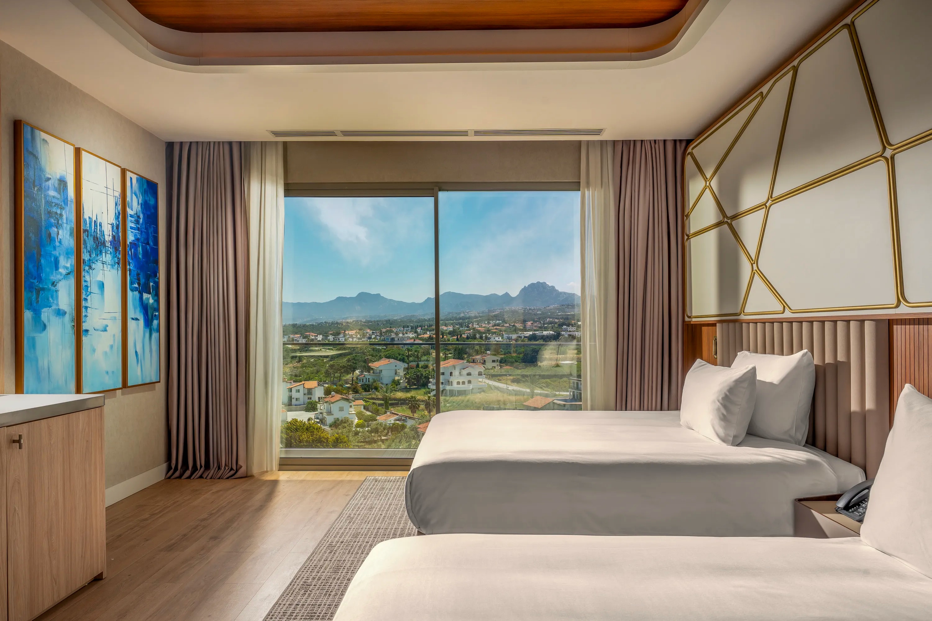 SIGNATURE SUITE (2 BEDROOM)15