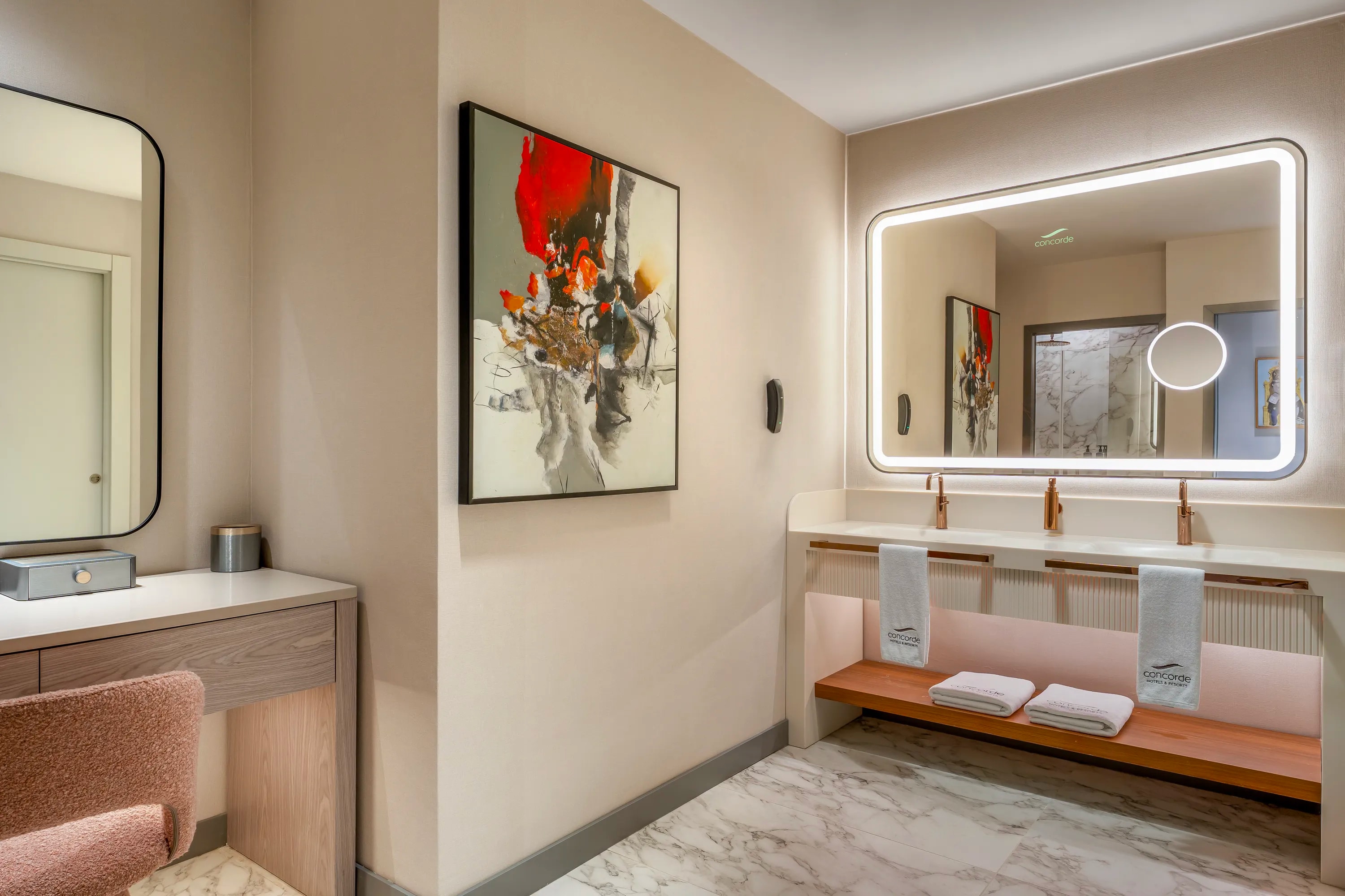 EXECUTIVE SUITE (SEA VIEW)11