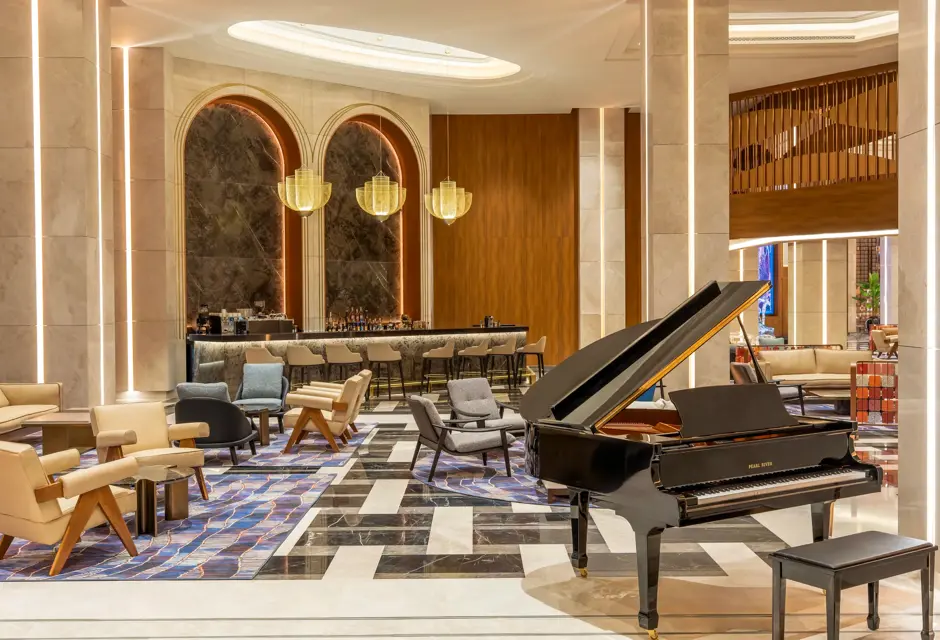 LOBBY BAR6