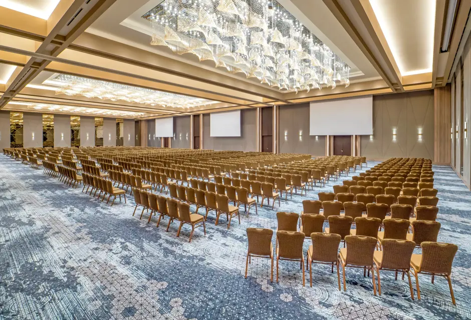 OPERA BALL ROOM15