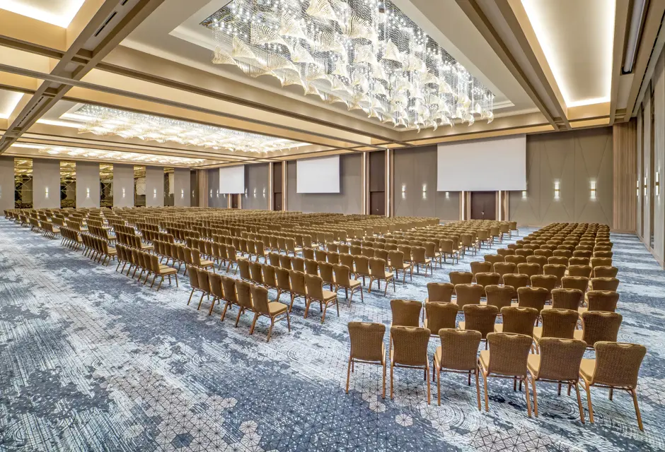 OPERA BALL ROOM15