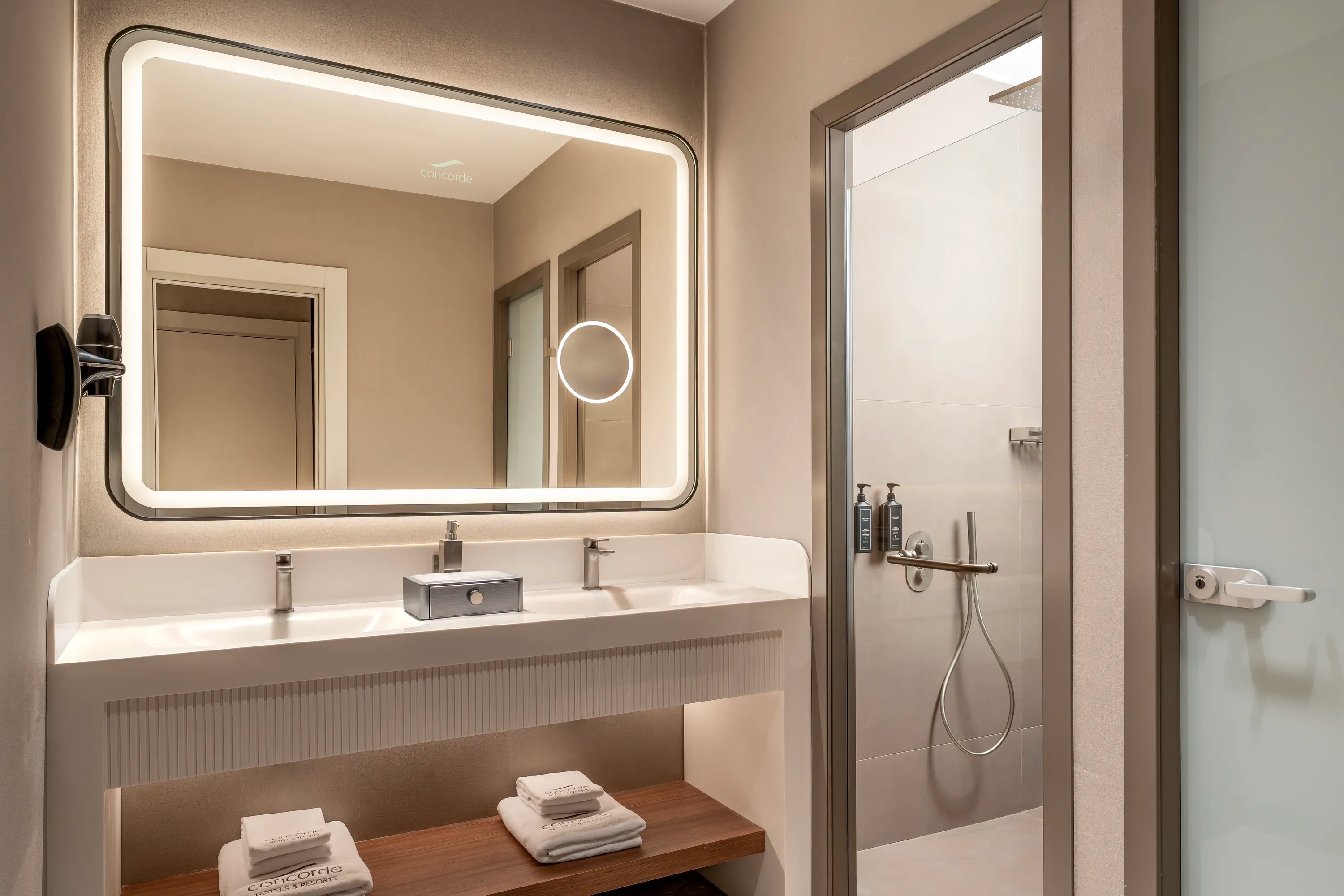 SIGNATURE SUITE (2 BEDROOM)11