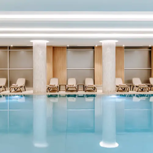 H SPA INDOOR POOL 4