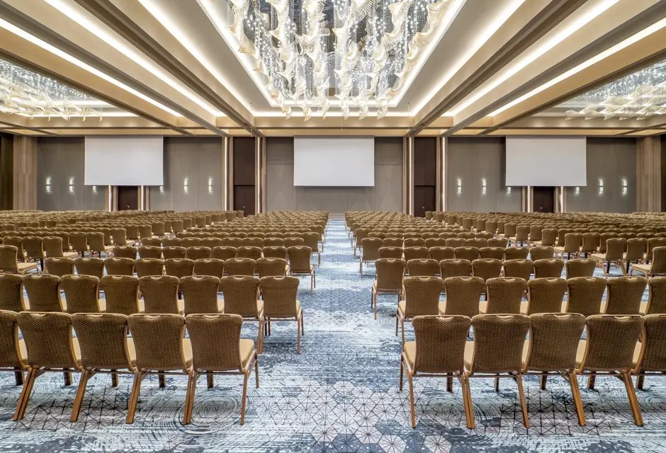 OPERA BALL ROOM17