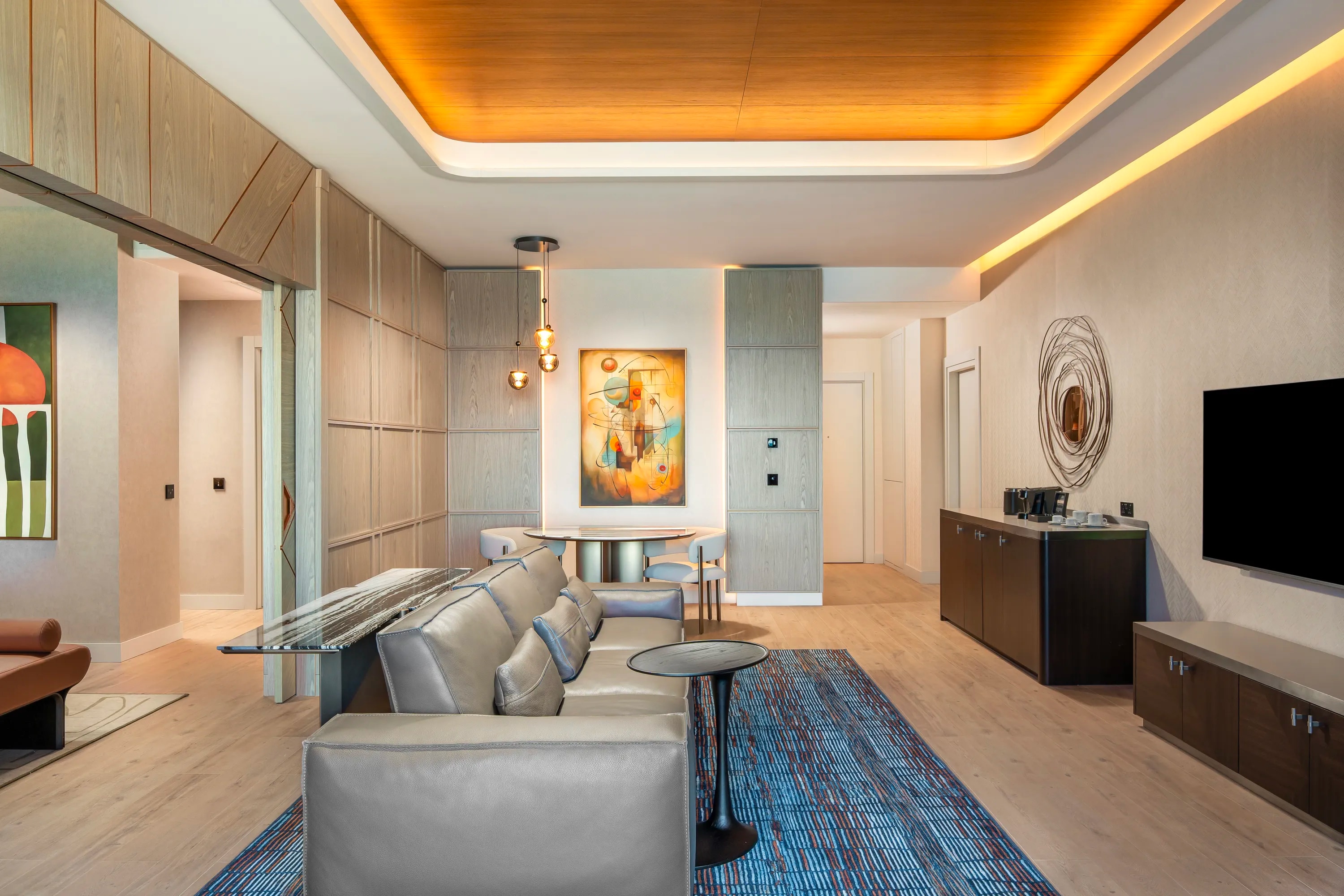 EXECUTIVE SUITE (SEA VIEW)1