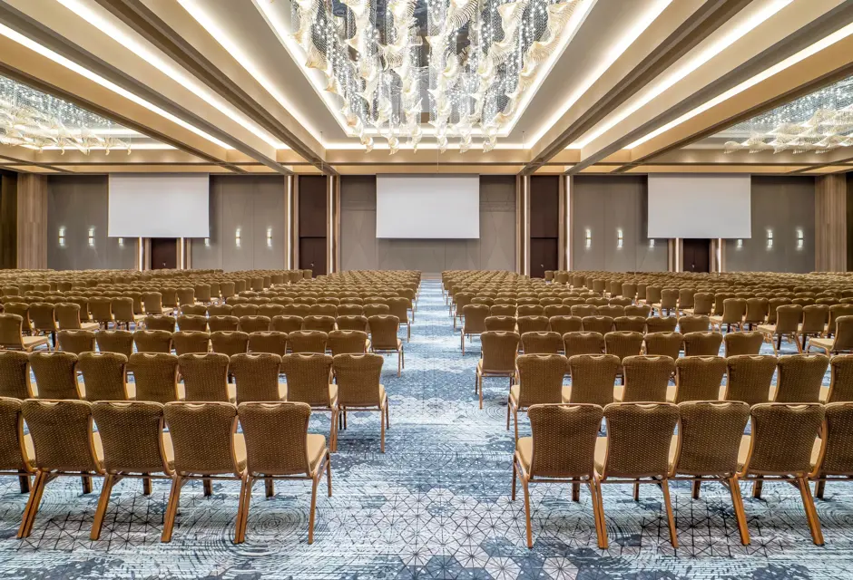 OPERA BALL ROOM17