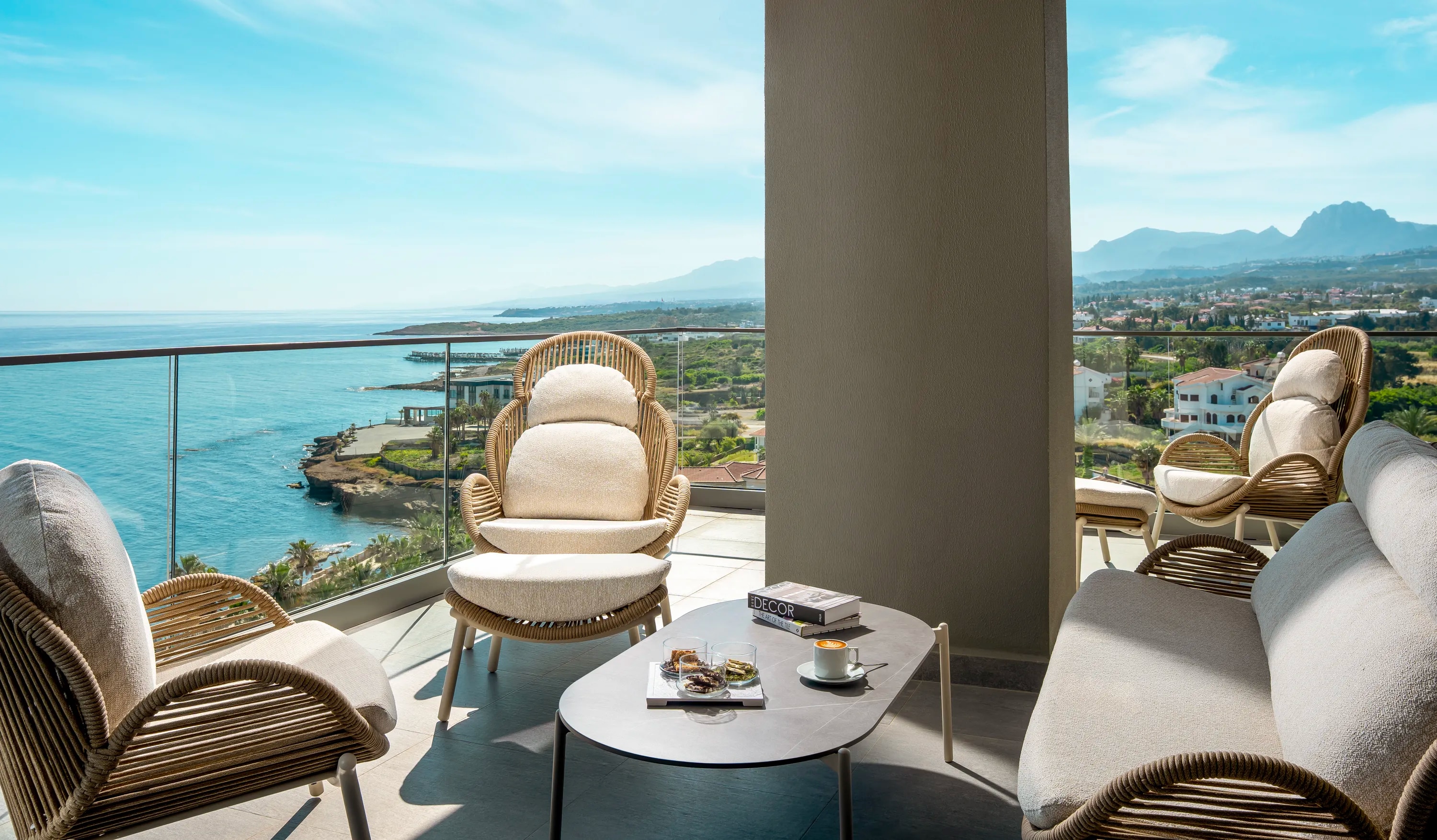 SIGNATURE SUITE (2 BEDROOM)18