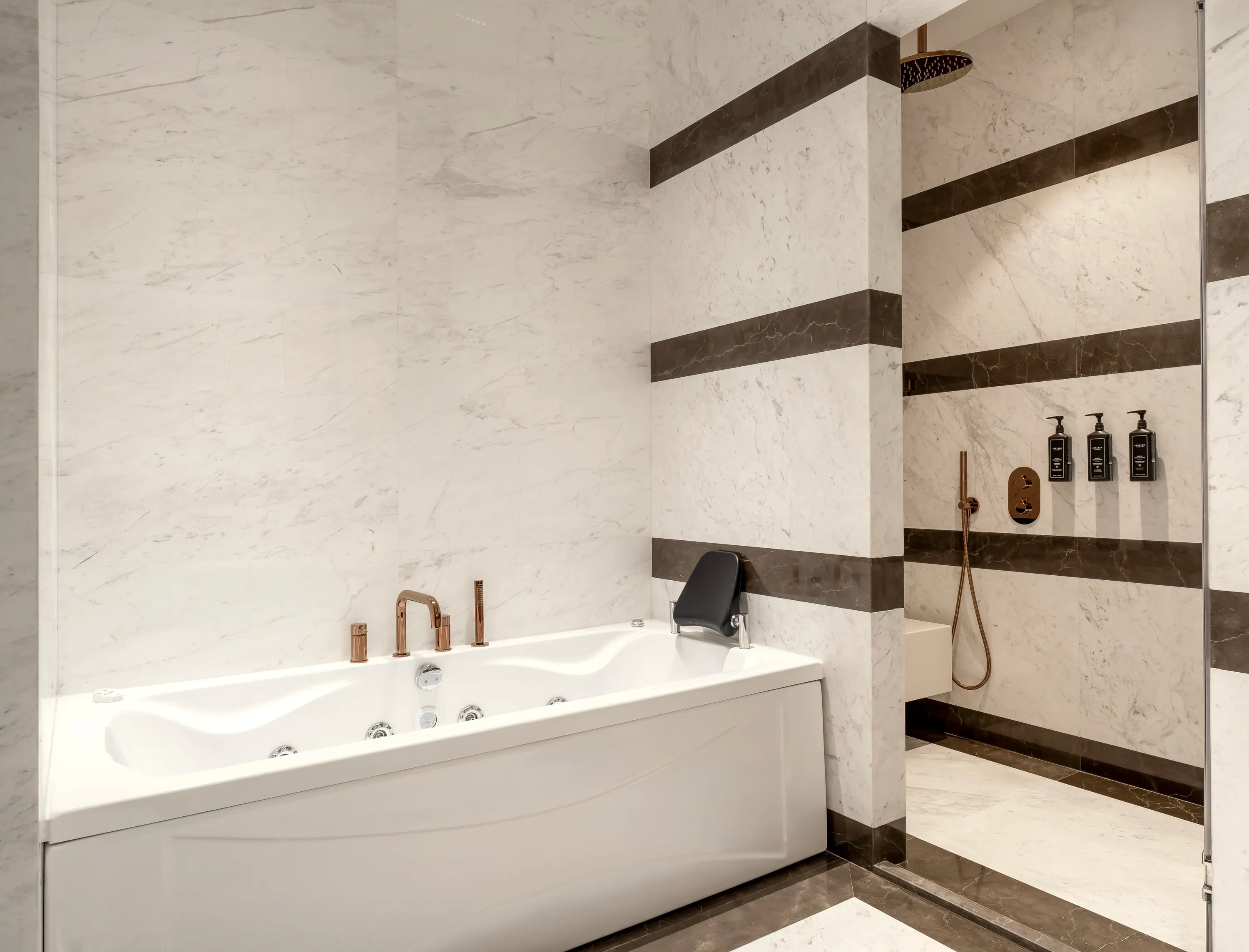 SIGNATURE SUITE (2 BEDROOM)7