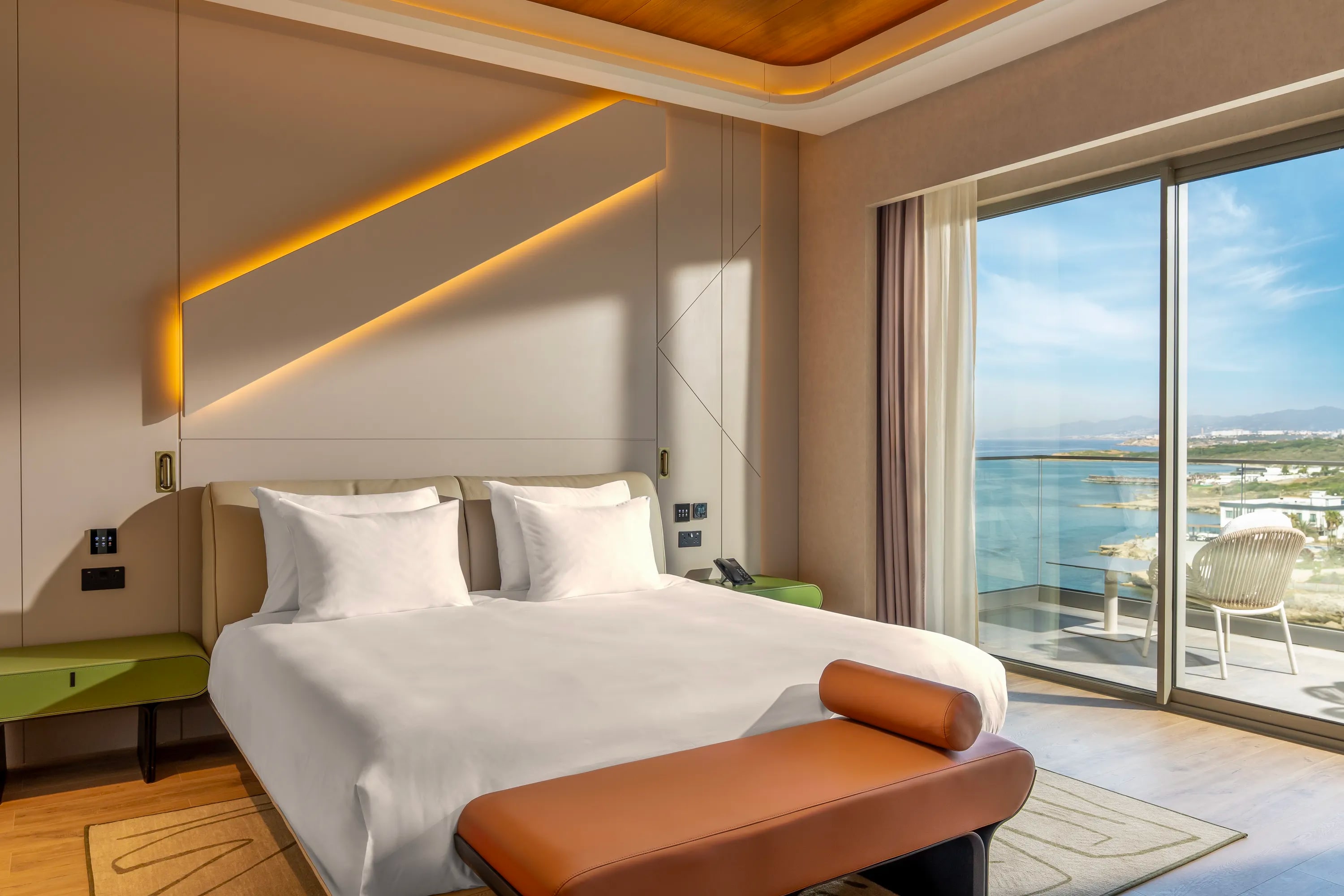 EXECUTIVE SUITE (LAND & SEA VIEW)6