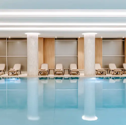 H SPA INDOOR POOL 4