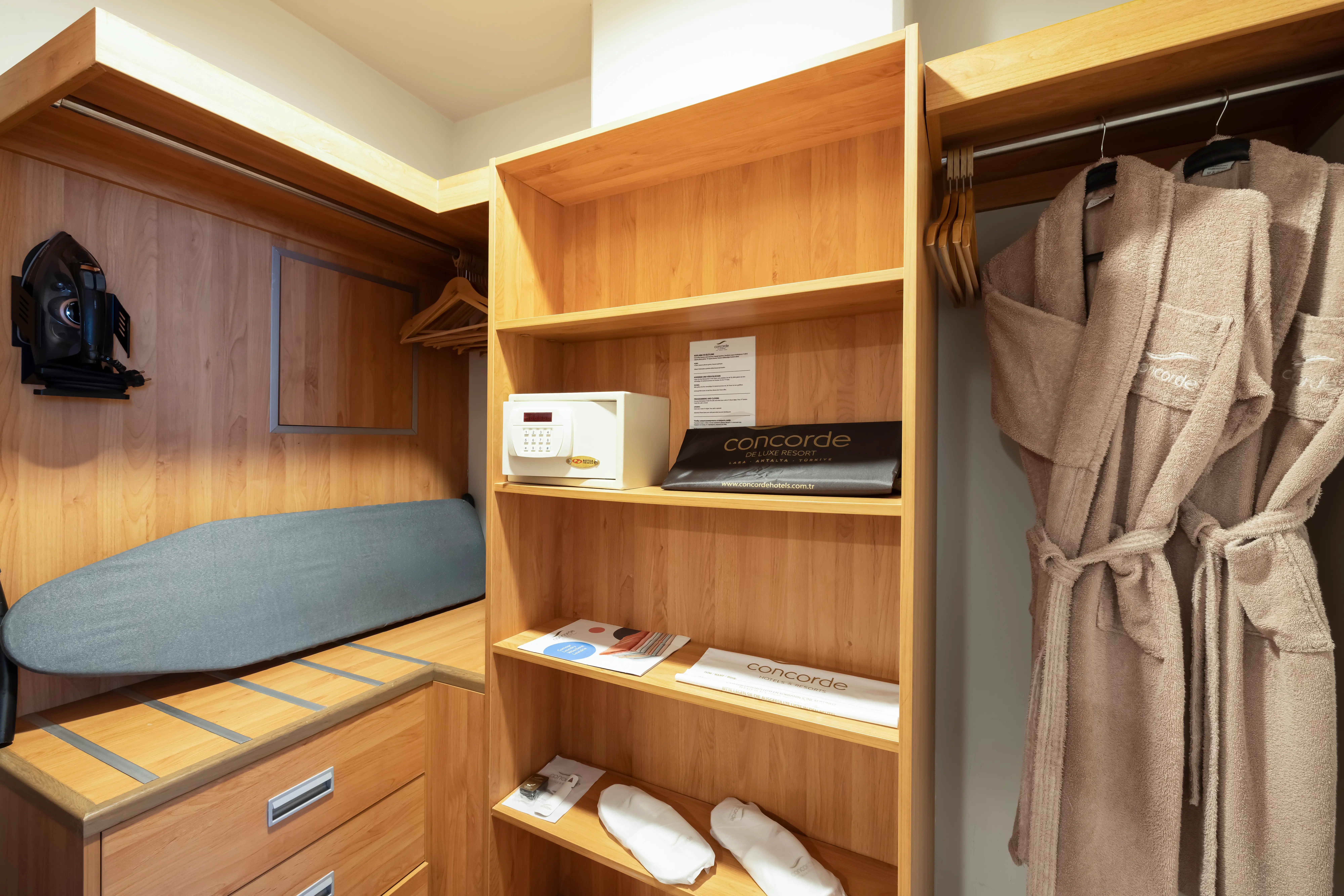 H IN ROOM WARDROBE AREA