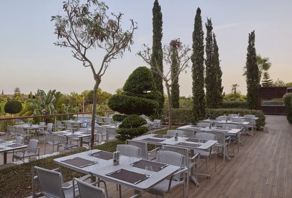 THE BUFFET MAIN RESTAURANT12