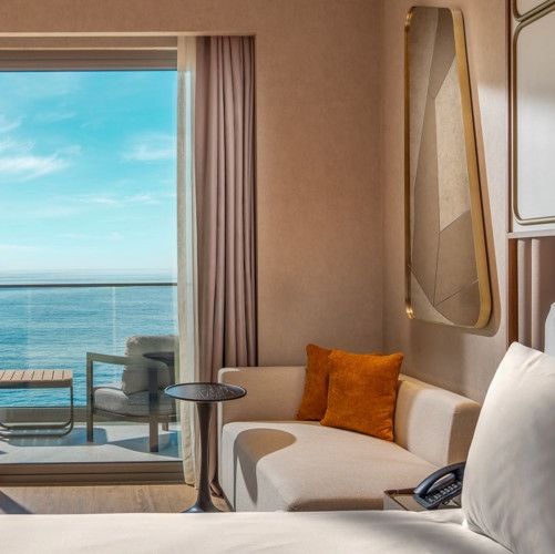 DELUXE ROOM FRENCH BED (SEA VIEW)6