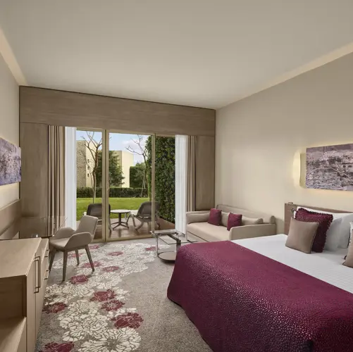 DELUXE GARDEN VIEW ROOM1