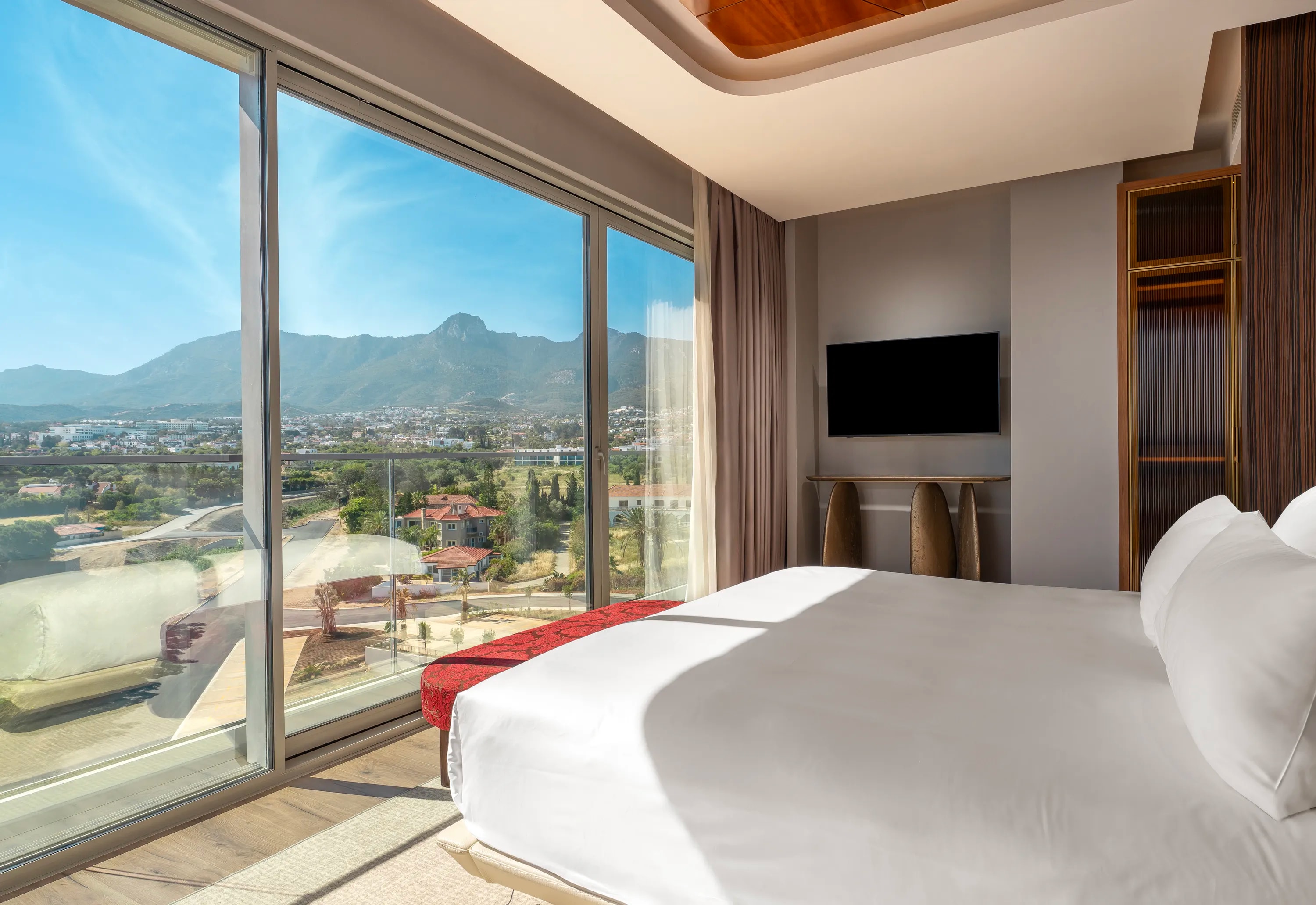 SIGNATURE SUITE (2 BEDROOM)4