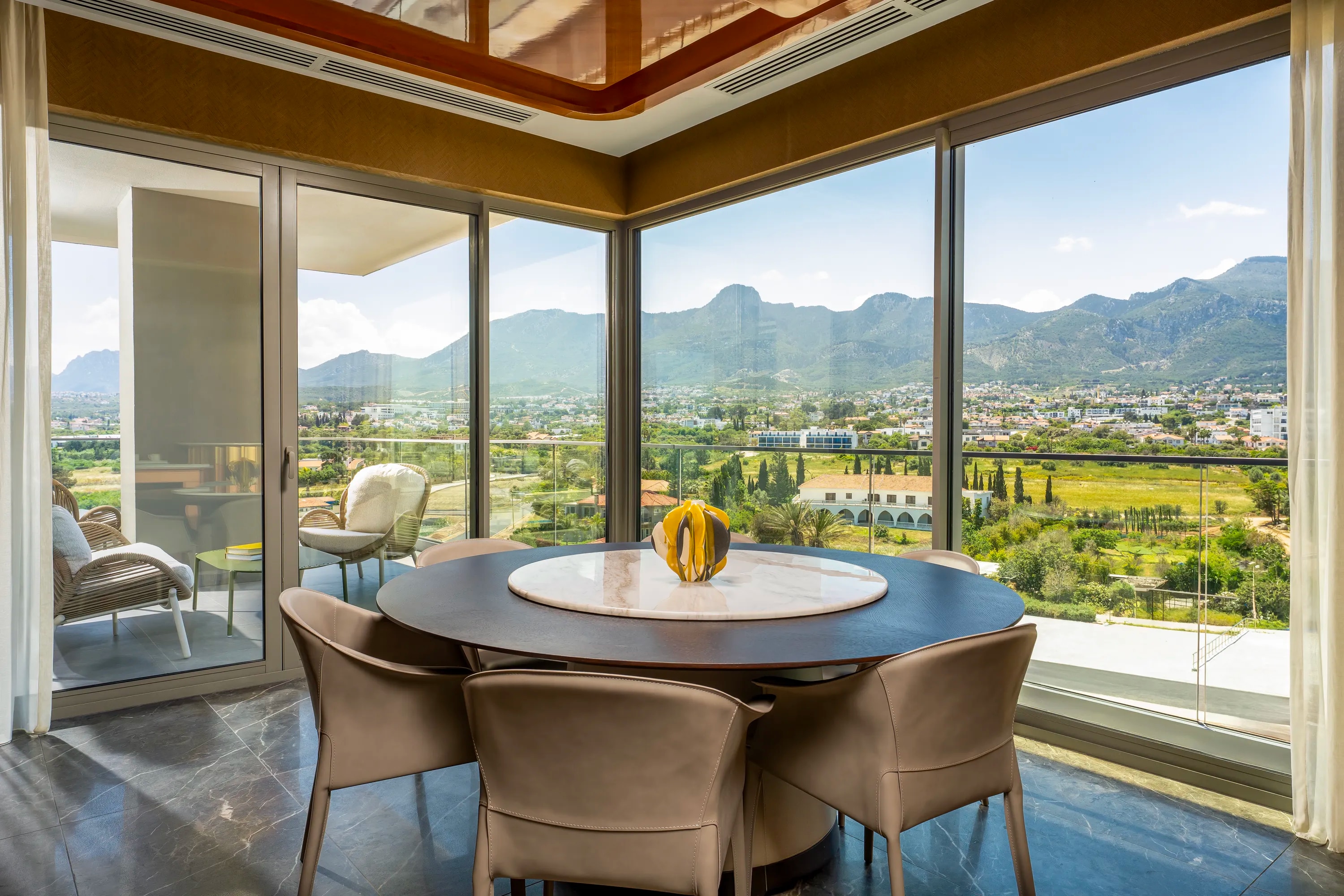 SIGNATURE SUITE (1 BEDROOM)13