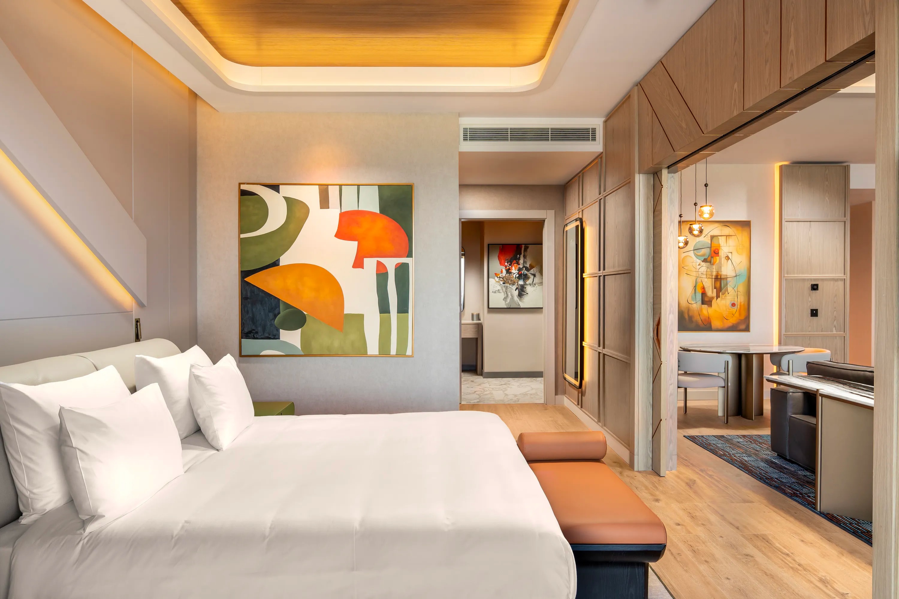 EXECUTIVE SUITE (SEA VIEW)2