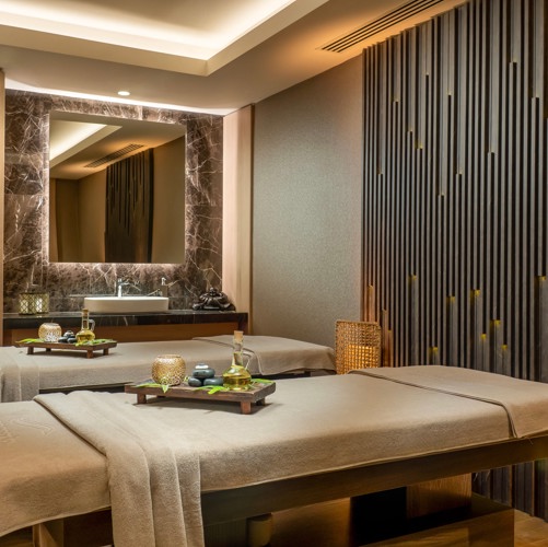 AURA WELLNESS & SPA22