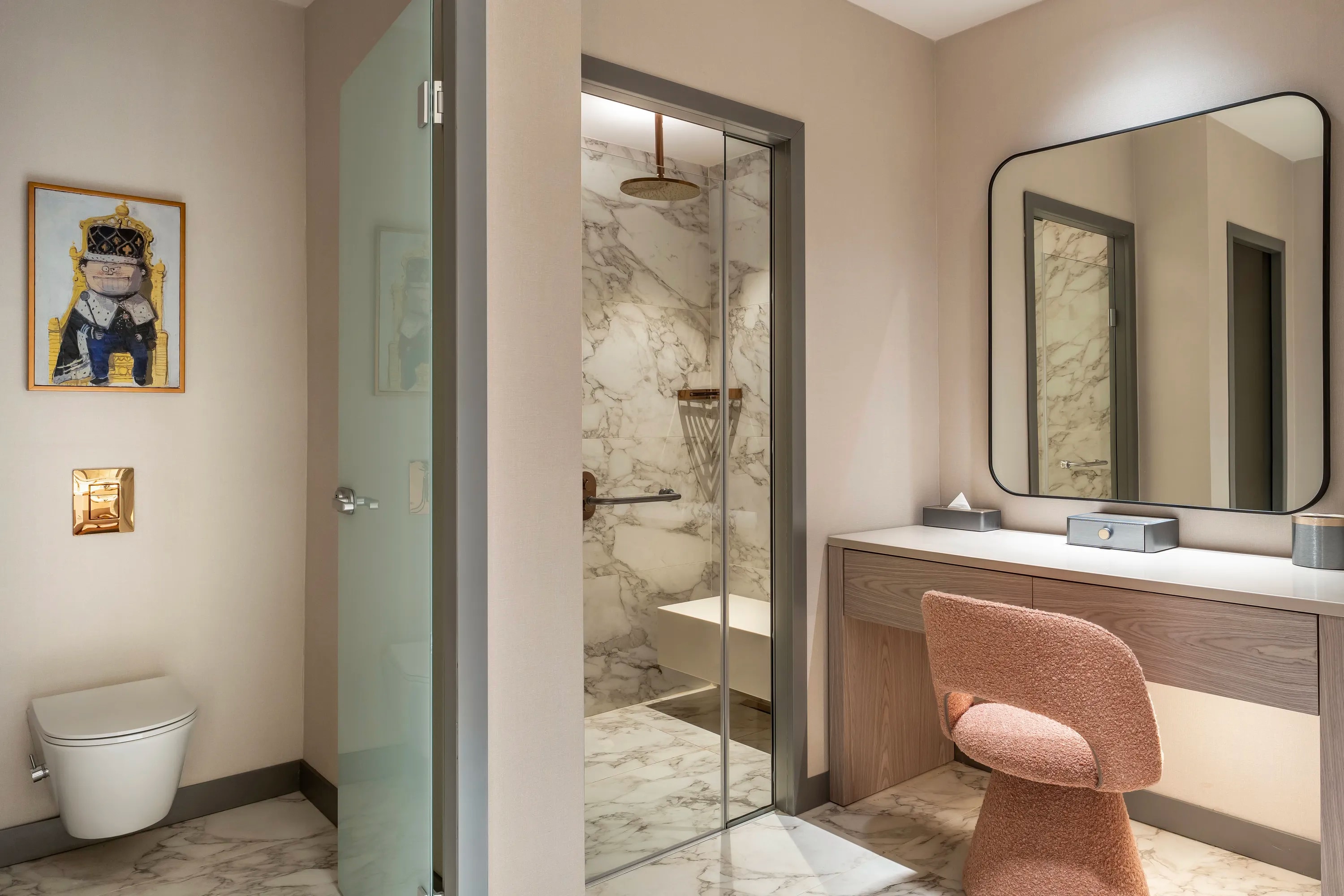 EXECUTIVE SUITE (SEA VIEW)13