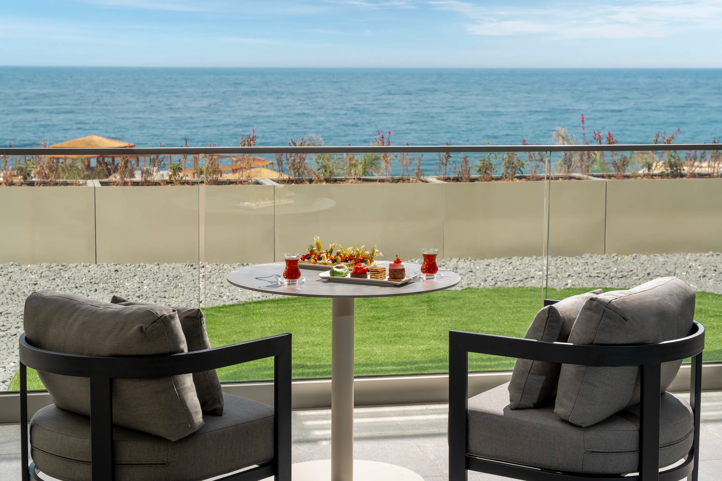 FAMILY SUITE21